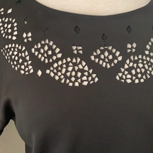 PAPERMOON black cutout crop top - Picture 3 of 10